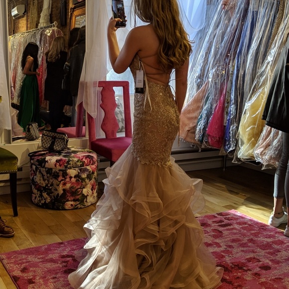 52560 sherri hill